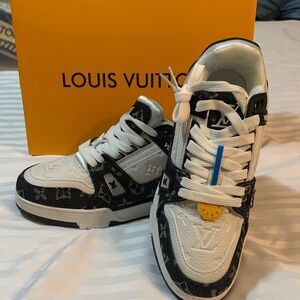 Louis Vuitton Kids Sneakers - Monogram Black and White
